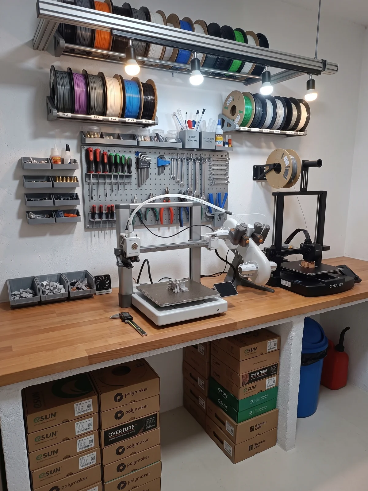 Taller de fabricación 3D de Jesús Martín en Alcalá del Río, Sevilla
